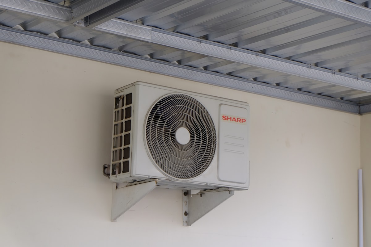 Installation et maintenance de climatiseurs pour bureau et maison